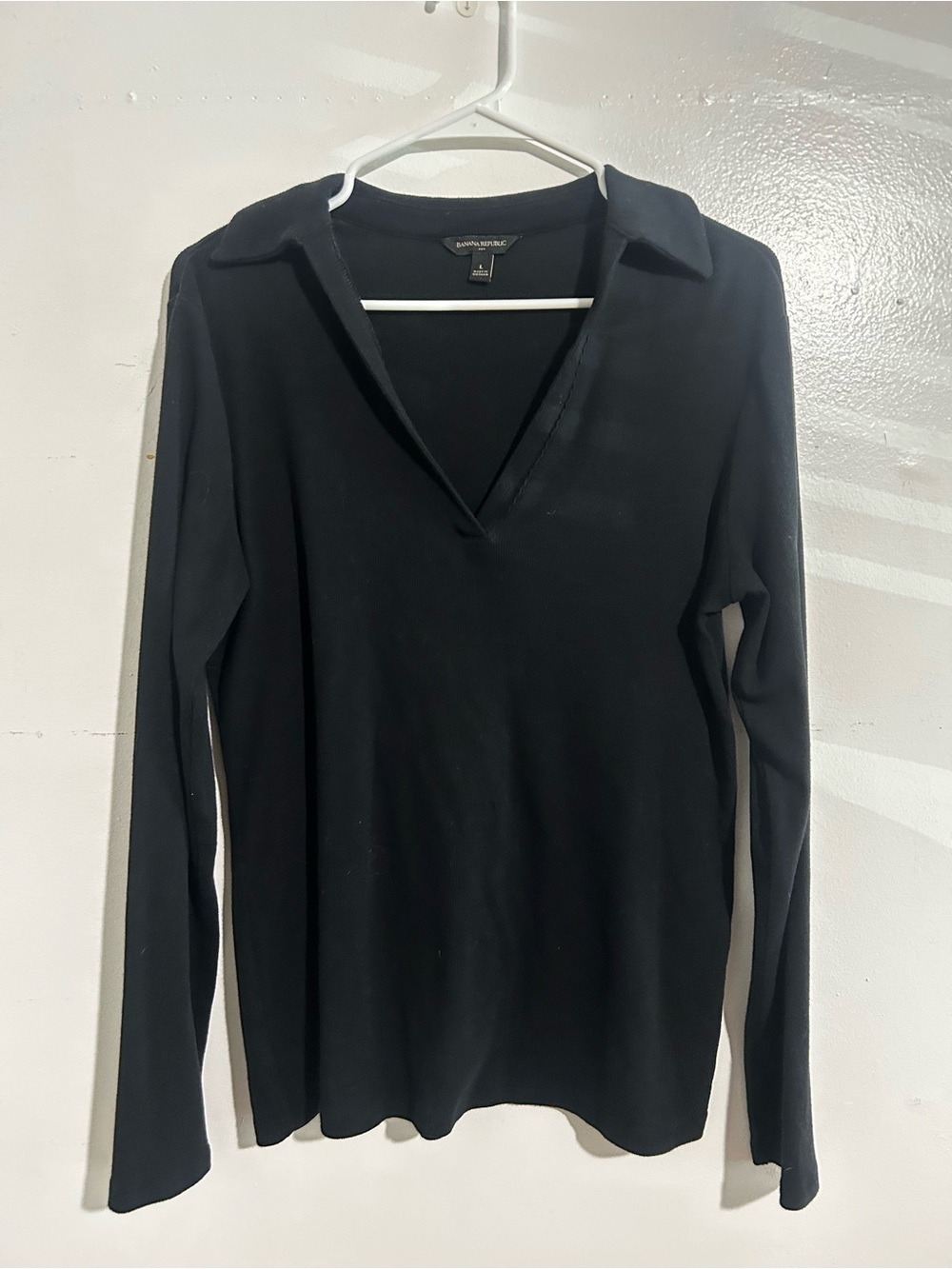 Banana Republic Black Long-Sleeve V-Neck Polo Top